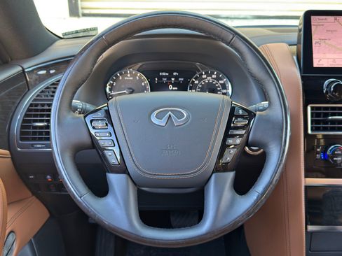 Used 2024 INFINITI QX80 Sensory AWD/4WD image 22