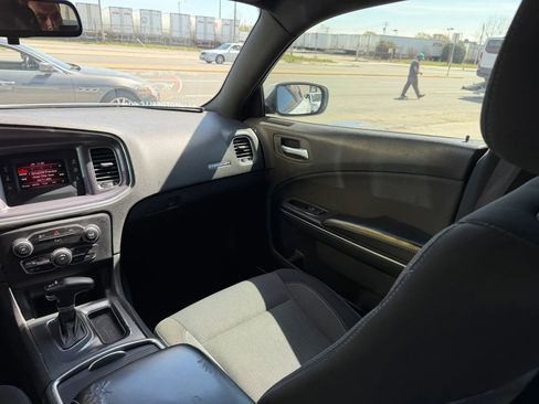 Used 2015 Dodge Charger SE w/ Popular Equipment Group image 15