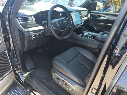 New 2026 Jeep Grand Wagoneer Limited AWD/4WD image 11