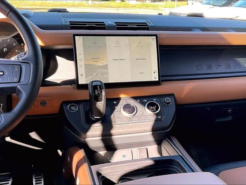 Used 2024 Land Rover Defender 130 X image 9