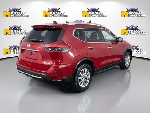 Used 2017 Nissan Rogue SV AWD/4WD image 5