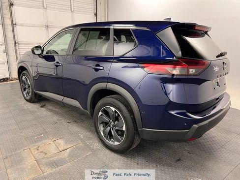 Used 2025 Nissan Rogue SV AWD/4WD image 5