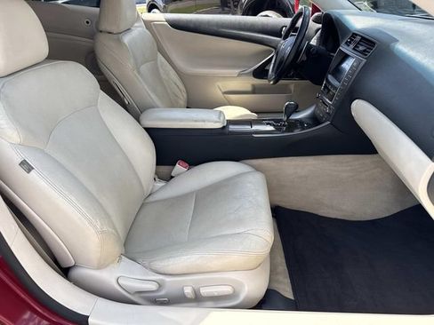 Used 2010 Lexus IS 250C w/ Luxury Pkg RWD image 10