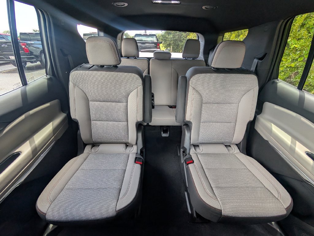 New 2027 Chevrolet Traverse LT FWD image 27