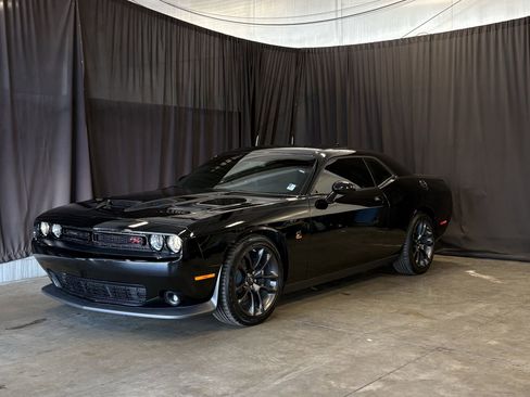 Used 2020 Dodge Challenger R/T Scat Pack RWD image 1