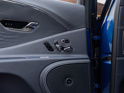 Certified 2026 Bentley Flying Spur Plug-In Hybrid AWD/4WD image 41