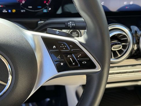 Certified 2025 Mercedes-Benz GLB 250 250 4MATIC image 29