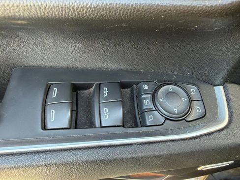 Used 2024 Chevrolet Silverado 2500 LTZ w/ LTZ Convenience Package AWD/4WD image 18