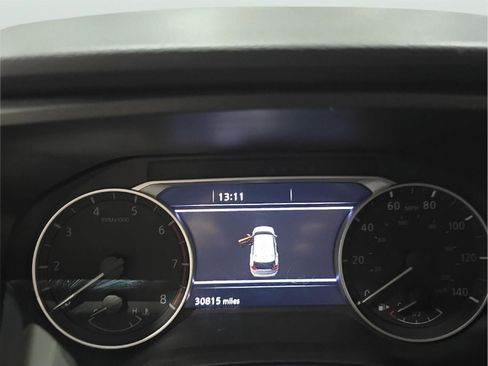 Used 2025 Nissan Rogue SV FWD image 11