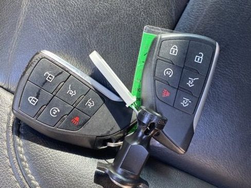 Used 2021 Chevrolet Tahoe Z71 image 28