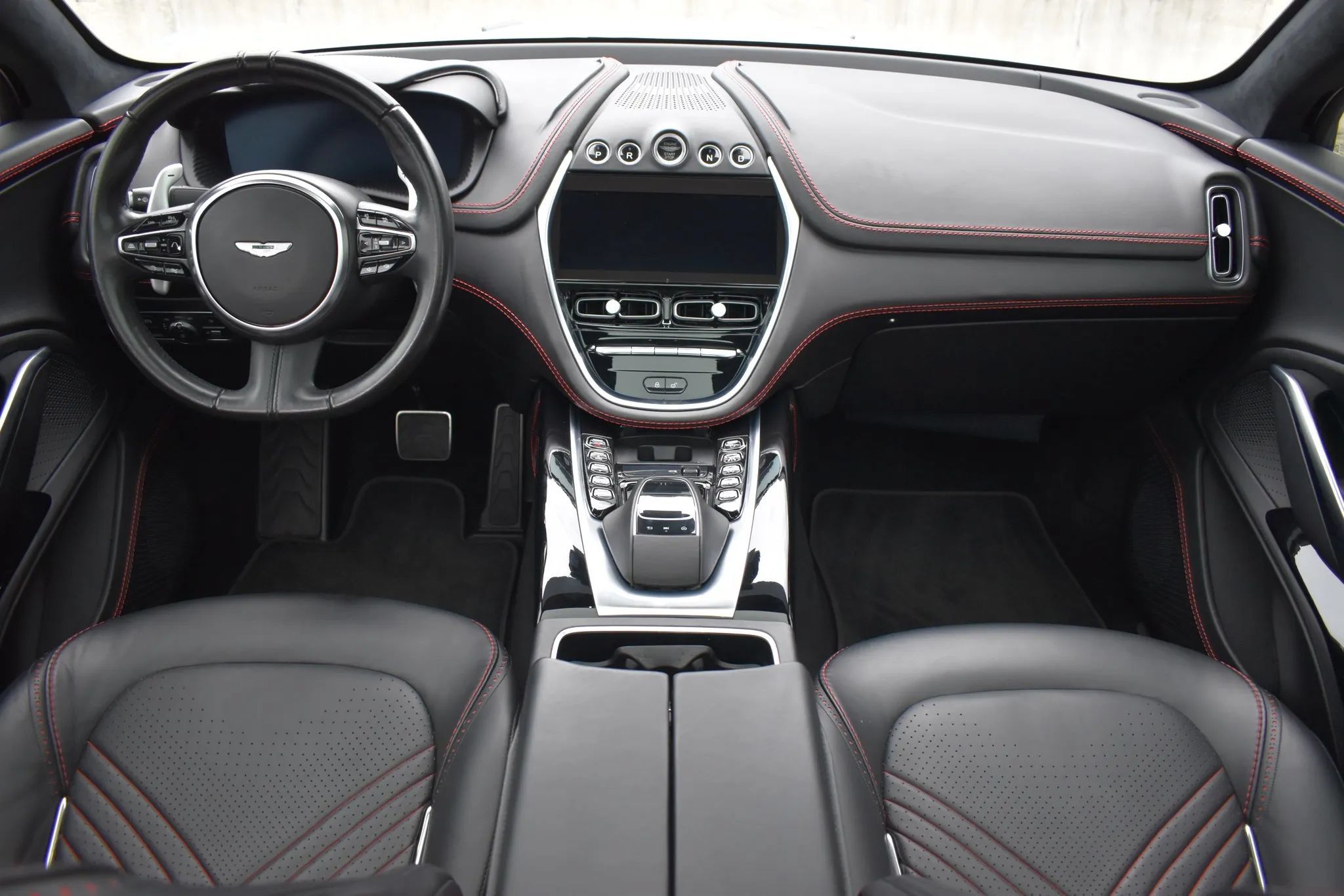 Used 2021 Aston Martin DBX AWD/4WD image 6