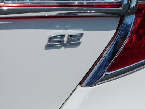 Used 2014 Toyota Camry SE FWD image 32