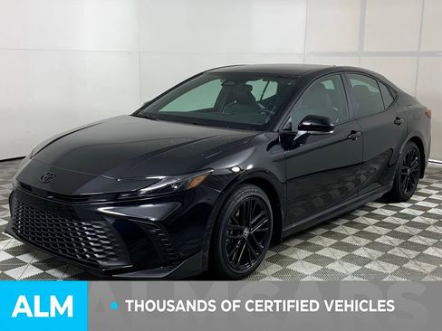 Used 2026 Toyota Camry SE image 4