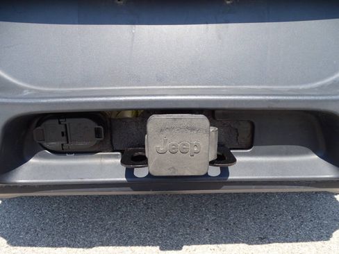 Used 2016 Jeep Cherokee 4WD Sport w/ Trailer Tow Group w/ Cold Weather Group image 3