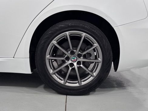 Used 2019 Alfa Romeo Giulia AWD image 31