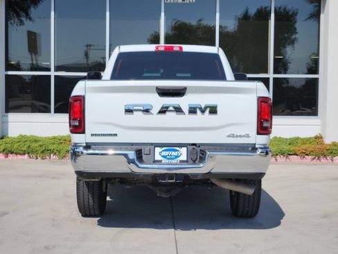 Used 2025 RAM 2500 Big Horn AWD/4WD image 6