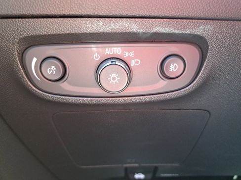 Used 2020 Buick Encore GX Essence w/ Sport Touring Package image 24