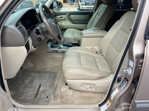 Used 2006 Toyota Land Cruiser image 17