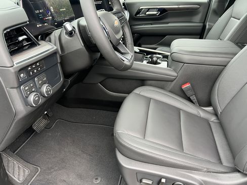 New 2026 Chevrolet Suburban LT w/ Comfort Package image 13