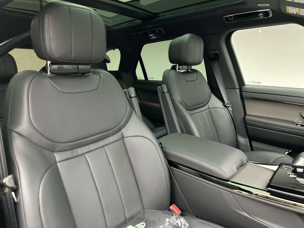New 2027 Land Rover Range Rover Sport SE AWD/4WD image 6