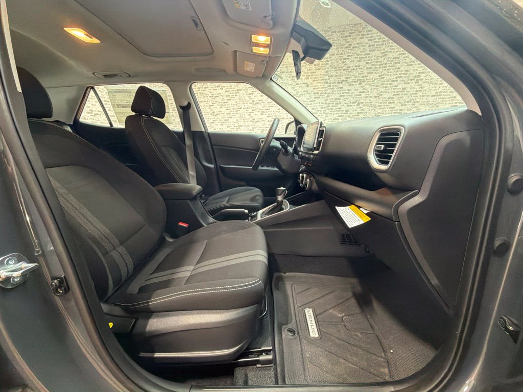 Used 2026 Hyundai Venue SEL FWD image 11