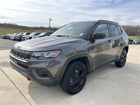 Used 2023 Jeep Compass Trailhawk image 8