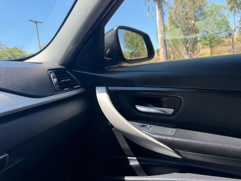 Used 2017 BMW 320i Sedan RWD image 24