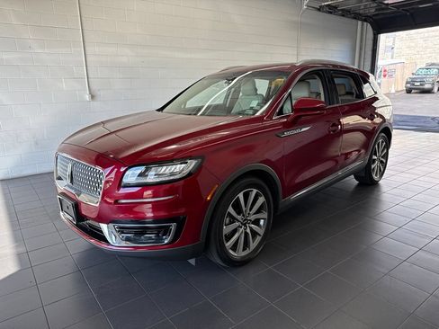 Used 2019 Lincoln Nautilus Select AWD/4WD image 4