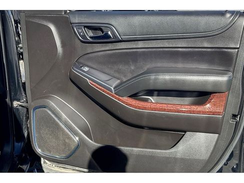 Used 2018 GMC Yukon SLT image 25