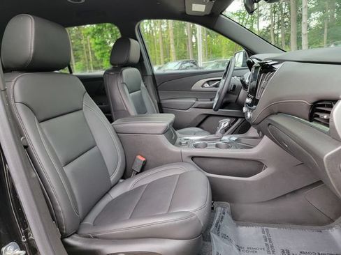 Used 2023 Chevrolet Traverse LT w/ LPO, Floor Liner Package FWD image 25