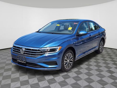 Used 2019 Volkswagen Jetta SEL w/ Cold Weather Package FWD image 2
