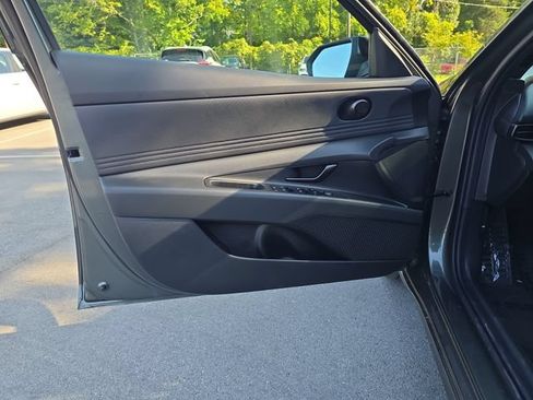 New 2026 Hyundai Elantra SEL Sport FWD image 12