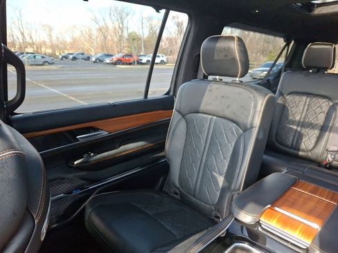 Used 2024 Jeep Grand Wagoneer L Series III image 12