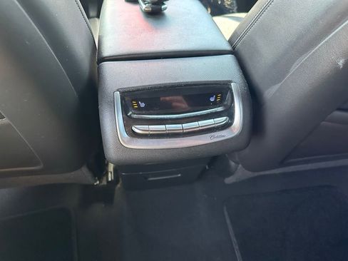 Used 2020 Cadillac XT6 Premium Luxury AWD/4WD image 24