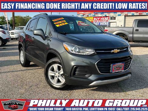 Used 2018 Chevrolet Trax LT w/ LT Convenience Package AWD/4WD image 1