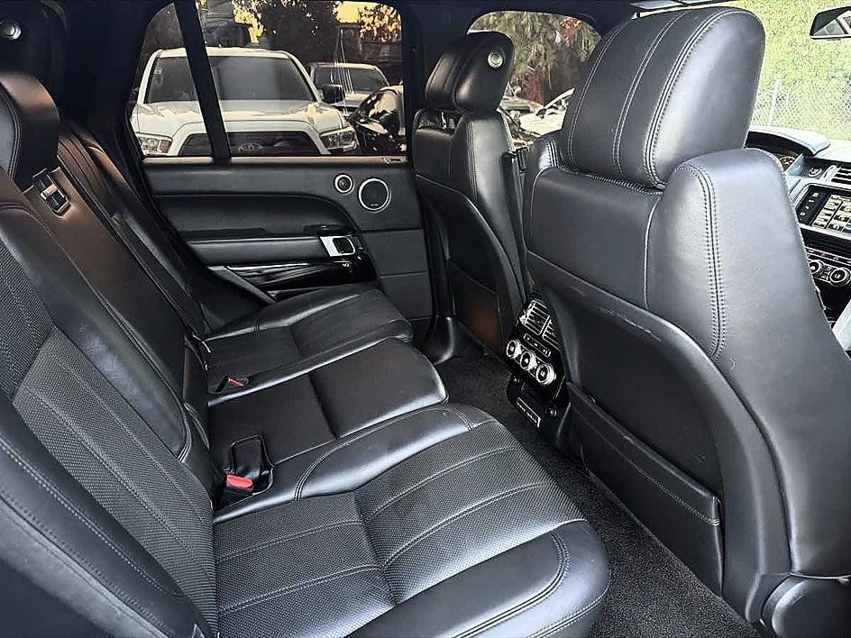 Used 2015 Land Rover Range Rover HSE AWD/4WD image 12