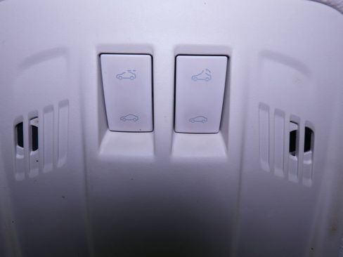 Used 2017 Chevrolet Cruze LT w/ Sun And Sound Package image 38