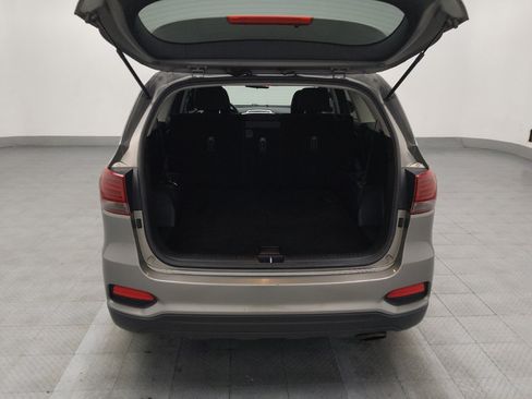Used 2019 Kia Sorento LX image 29