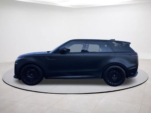 Used 2024 Land Rover Range Rover Sport SV image 4