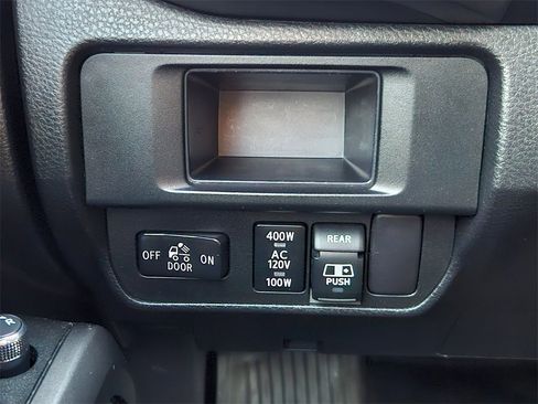 Used 2017 Toyota Tacoma image 20