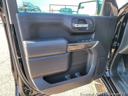 Used 2021 Chevrolet Silverado 1500 LT AWD/4WD image 22