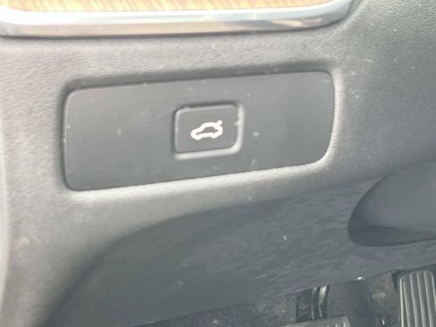 Used 2023 Volvo XC60 B5 Plus w/ Protection Package Premier image 27