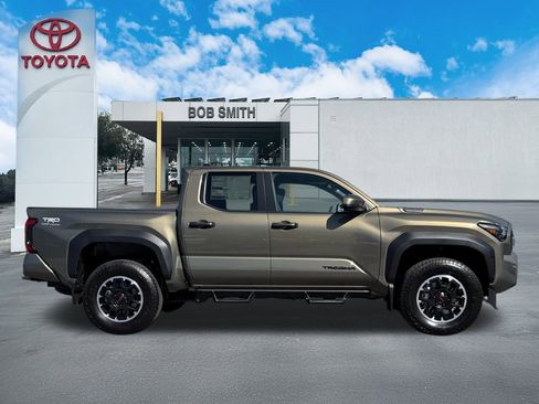 New 2025 Toyota Tacoma TRD Off-Road image 4