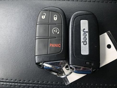 Used 2022 Jeep Compass Latitude AWD/4WD image 15