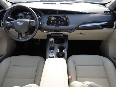 Used 2019 Cadillac XT4 Luxury w/ Cold Weather Package image 31