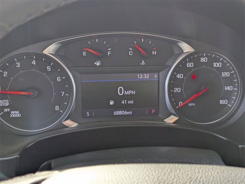 Used 2023 GMC Terrain SLT image 19