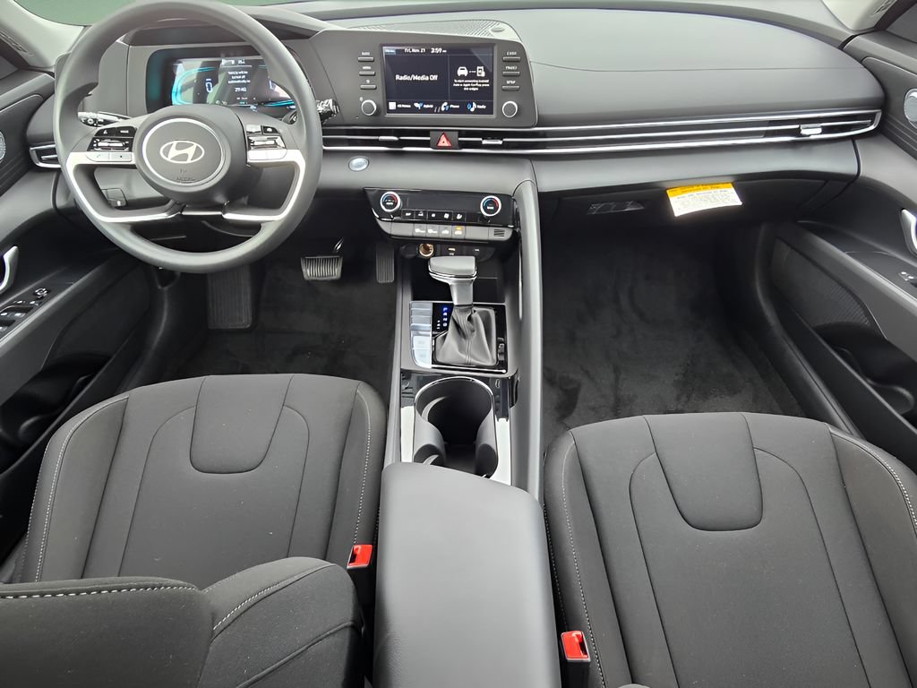 Used 2026 Hyundai Elantra Hybrid FWD image 27