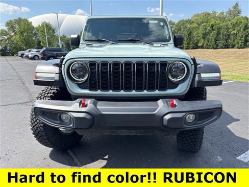 Used 2024 Jeep Wrangler Unlimited Rubicon image 2