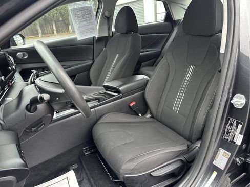 Used 2021 Hyundai Elantra SEL image 15