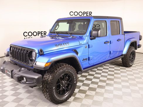Used 2024 Jeep Gladiator Sport AWD/4WD image 10